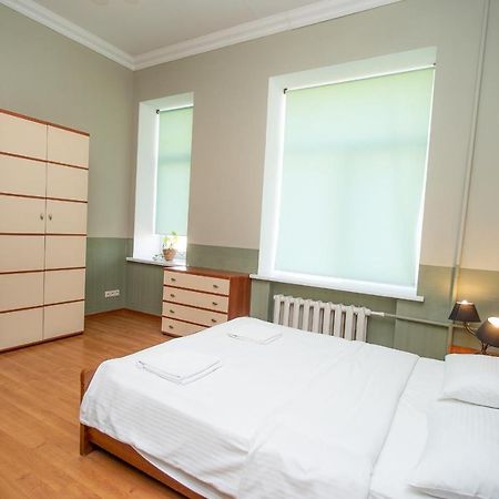 Простора 3 Кімнатна Біля Майдану Незалежності Apartamento Kiev Exterior foto