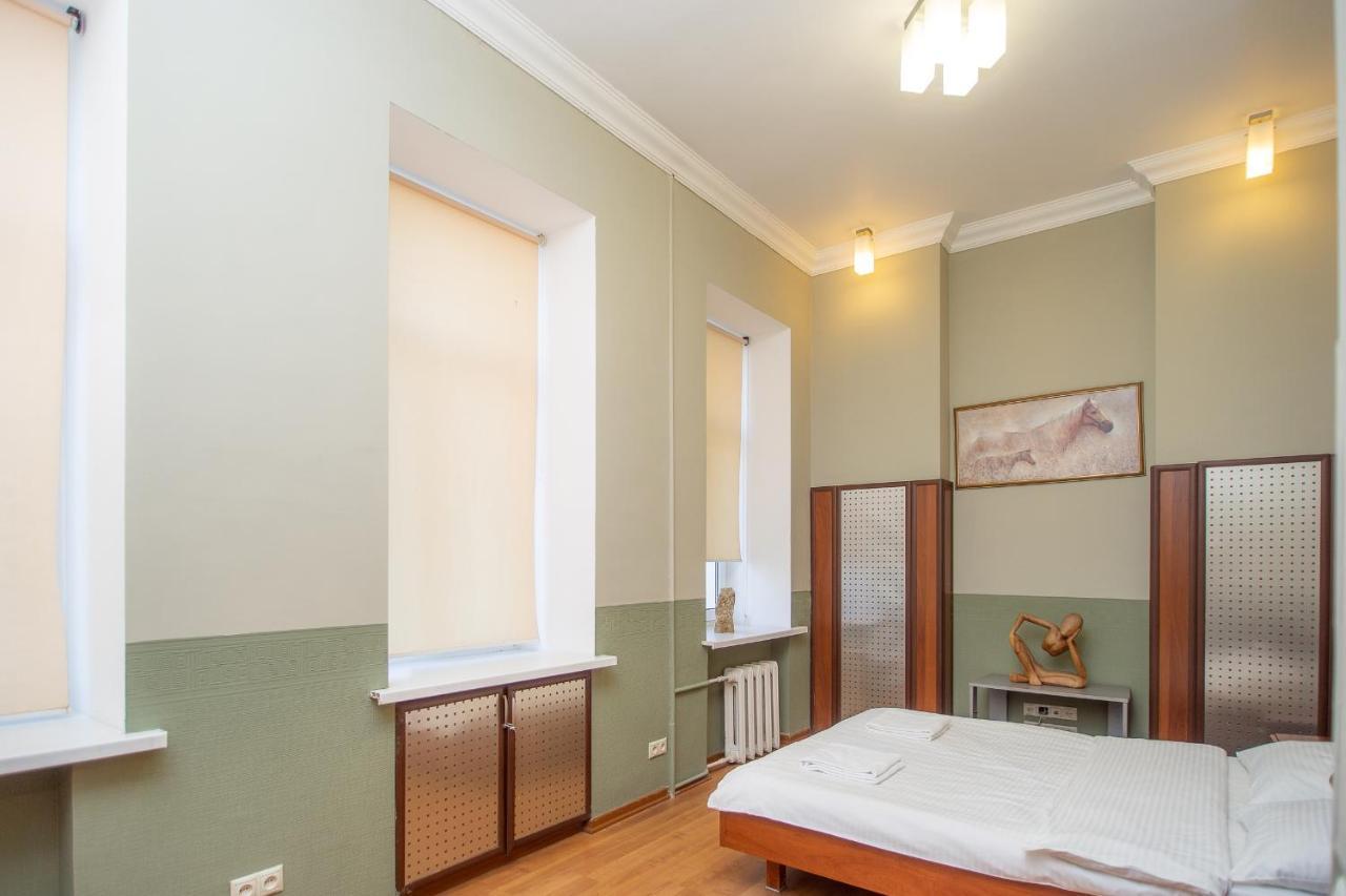 Простора 3 Кімнатна Біля Майдану Незалежності Apartamento Kiev Exterior foto